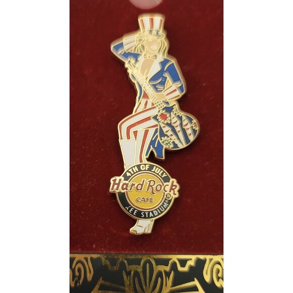 Hard Rock Cafe 2010 4TH OF JULY Yankee Stadium Pin, Error E696 - Picture 2 of 8